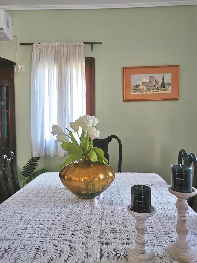 Athevillas Antonis Mína Kültér fotó