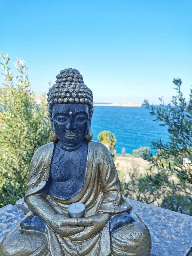 Athevillas Antonis Mína Kültér fotó