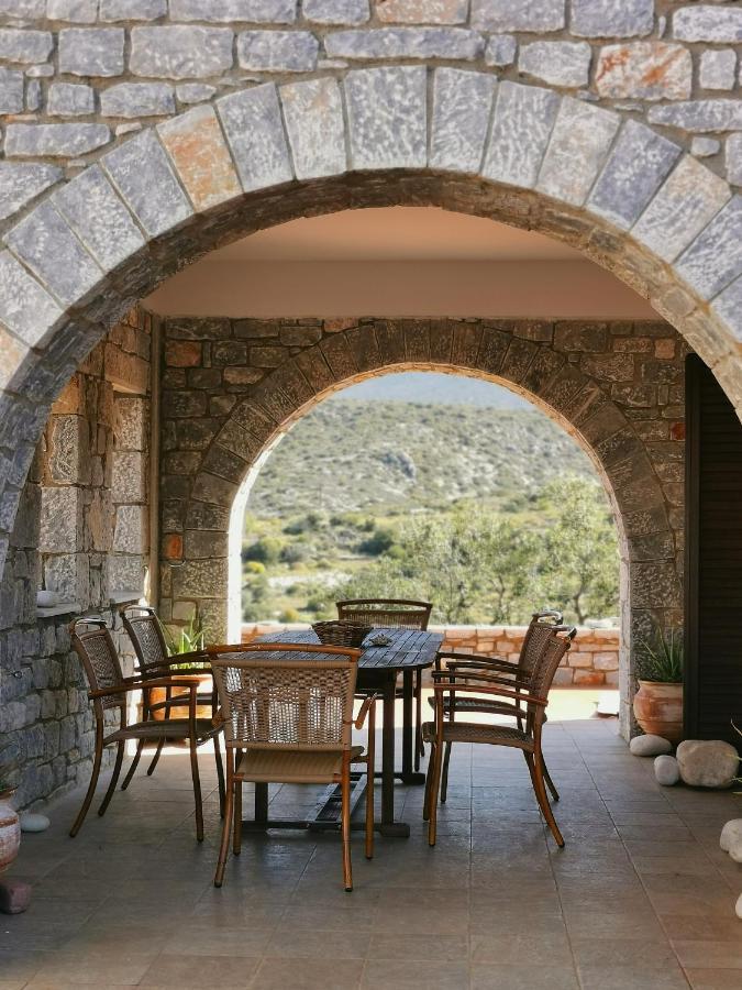 Athevillas Antonis Mína Kültér fotó