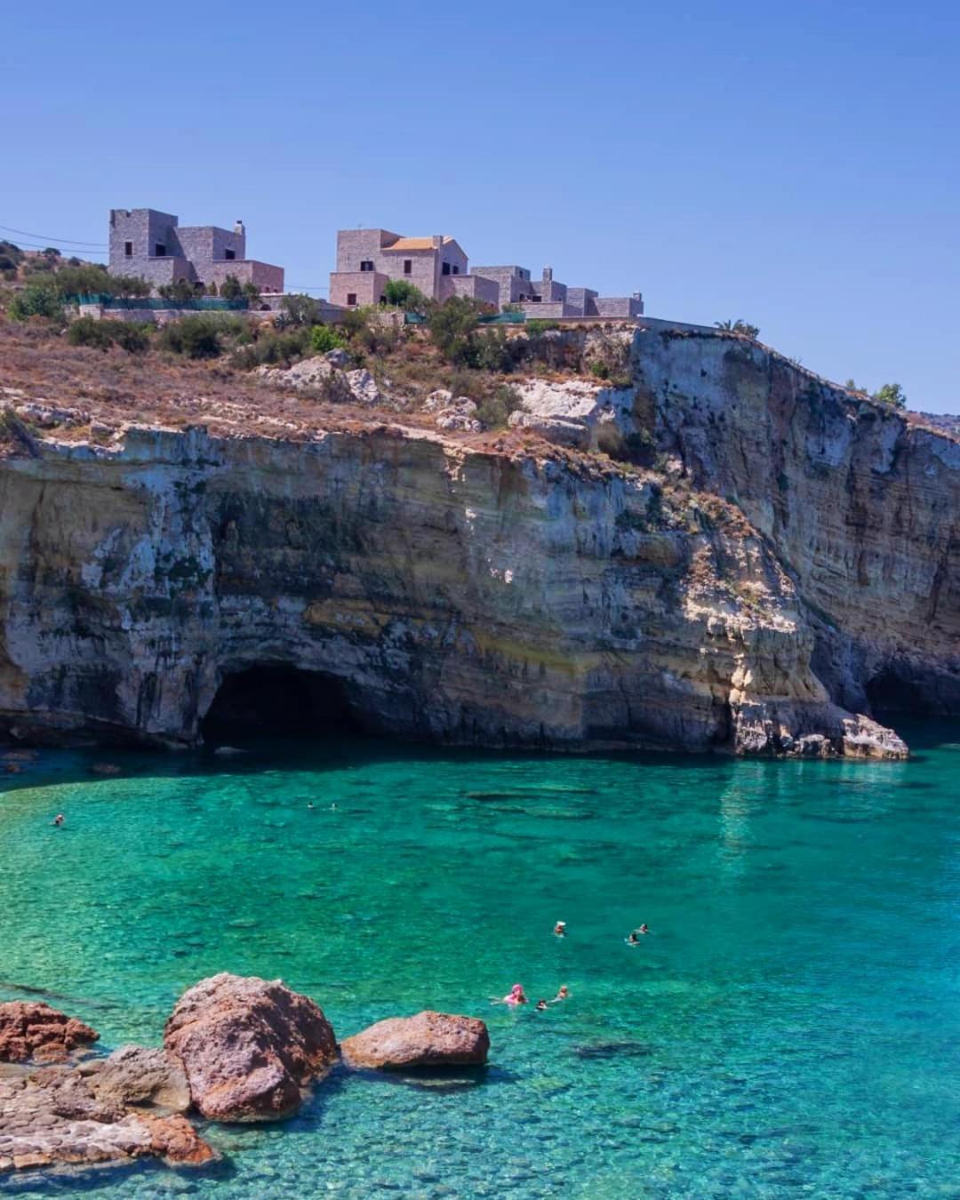 Athevillas Antonis Mína Kültér fotó