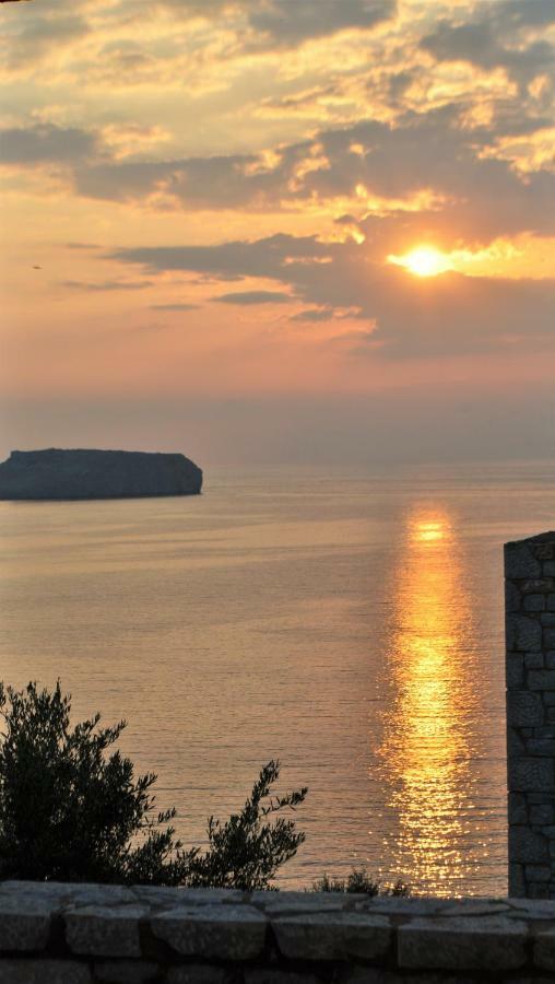 Athevillas Antonis Mína Kültér fotó